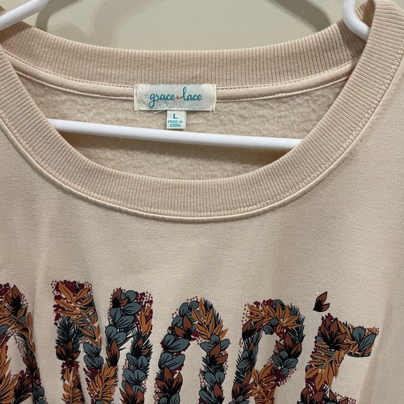 Size large Grace & Lace Amore sweatshirt - Picture 3 of 4